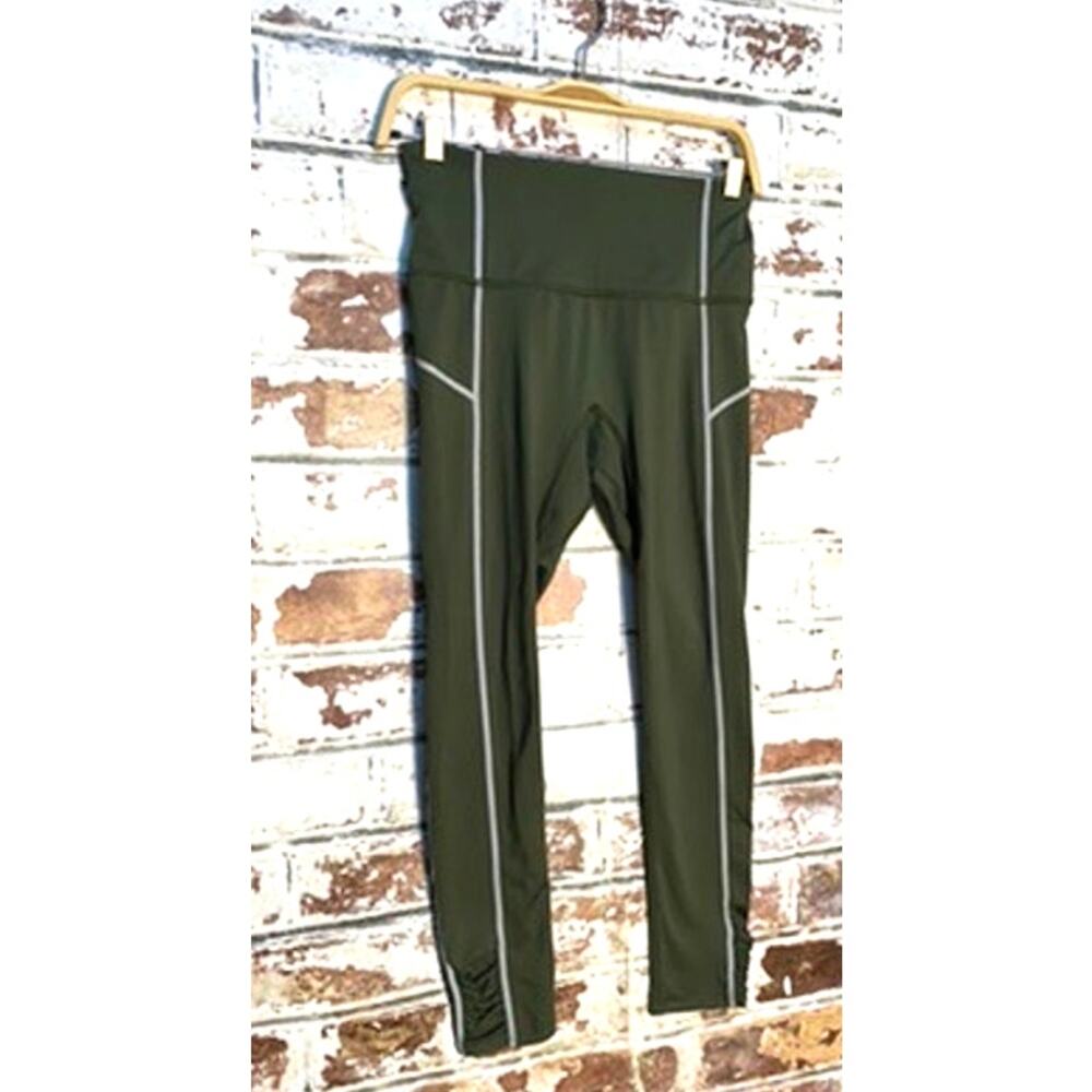 Free People Movement You're A Peach Leggings in Moss - Picture 5 of 12